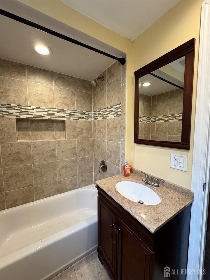 80 Commerce St - Photo 5 of 15