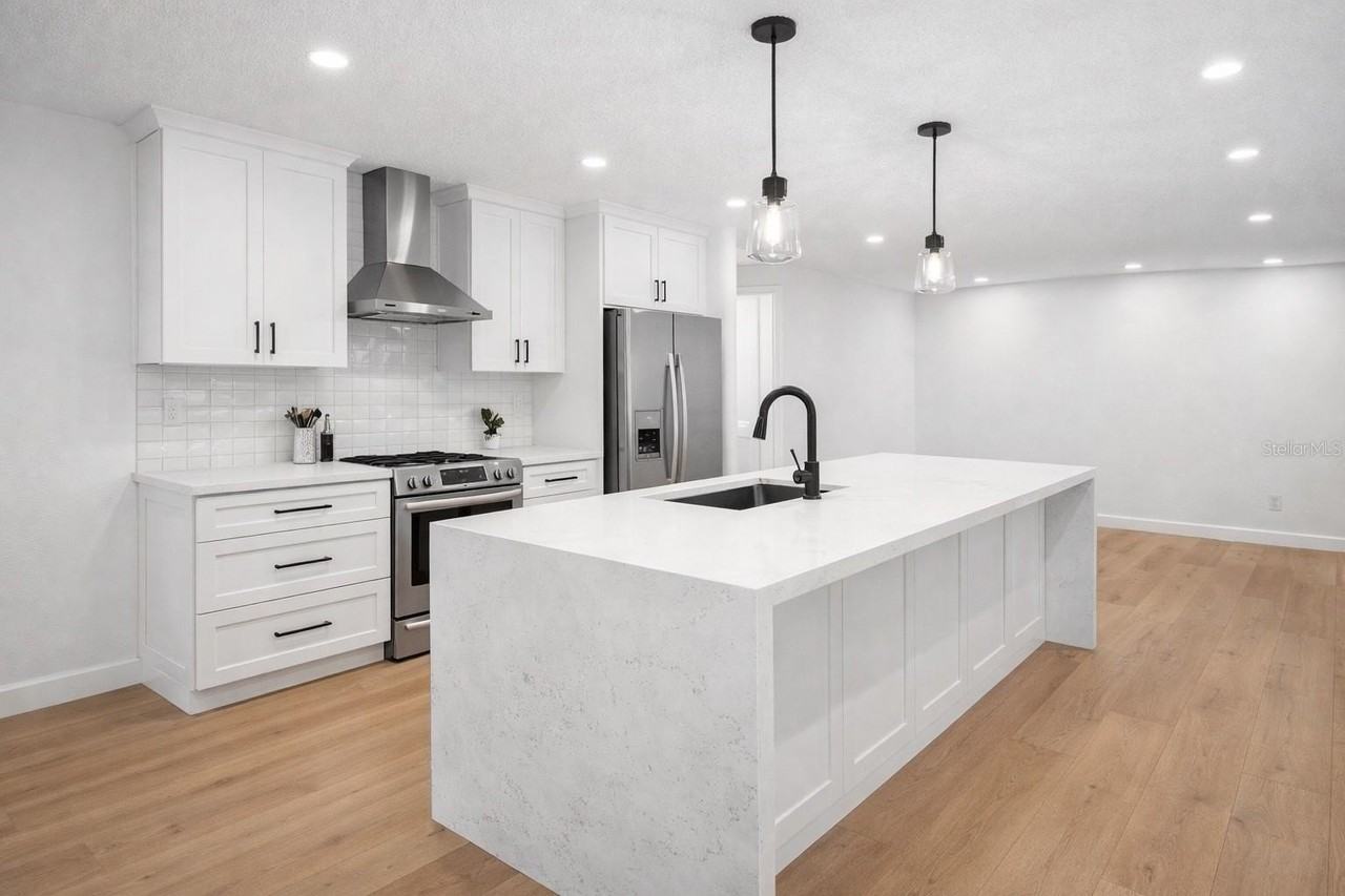 5200 26th Ave N - Photo 2 of 9