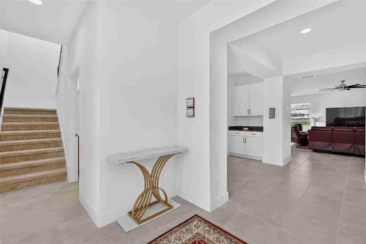 6070 Sierra Crown St - Photo 6 of 50