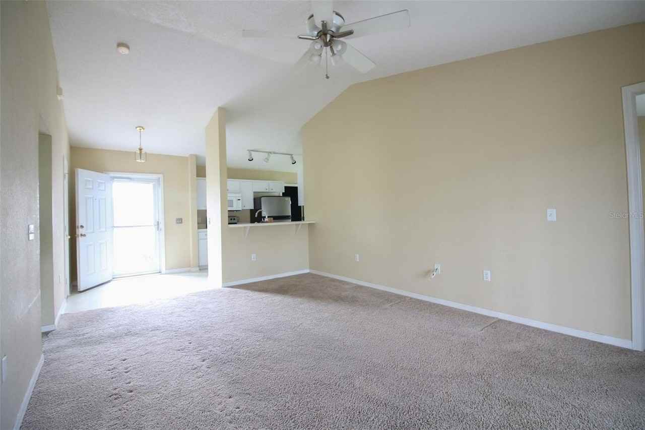 1367 Laurel Glen Dr - Photo 2 of 14