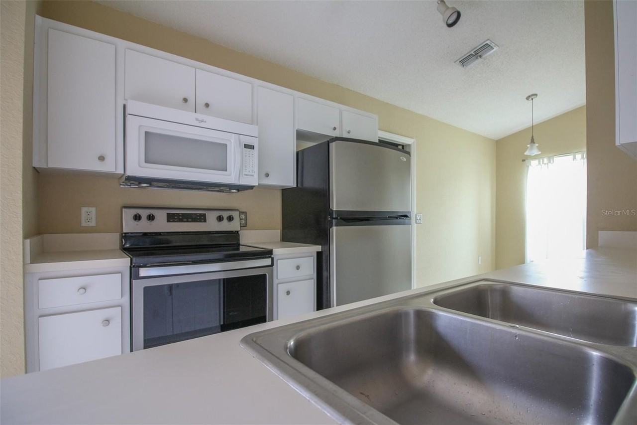 1367 Laurel Glen Dr - Photo 4 of 14