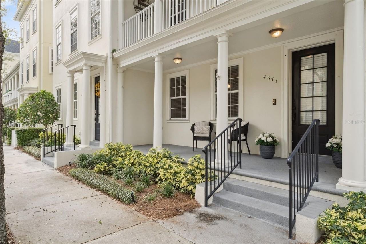 4571 Virginia Dr - Photo 2 of 37