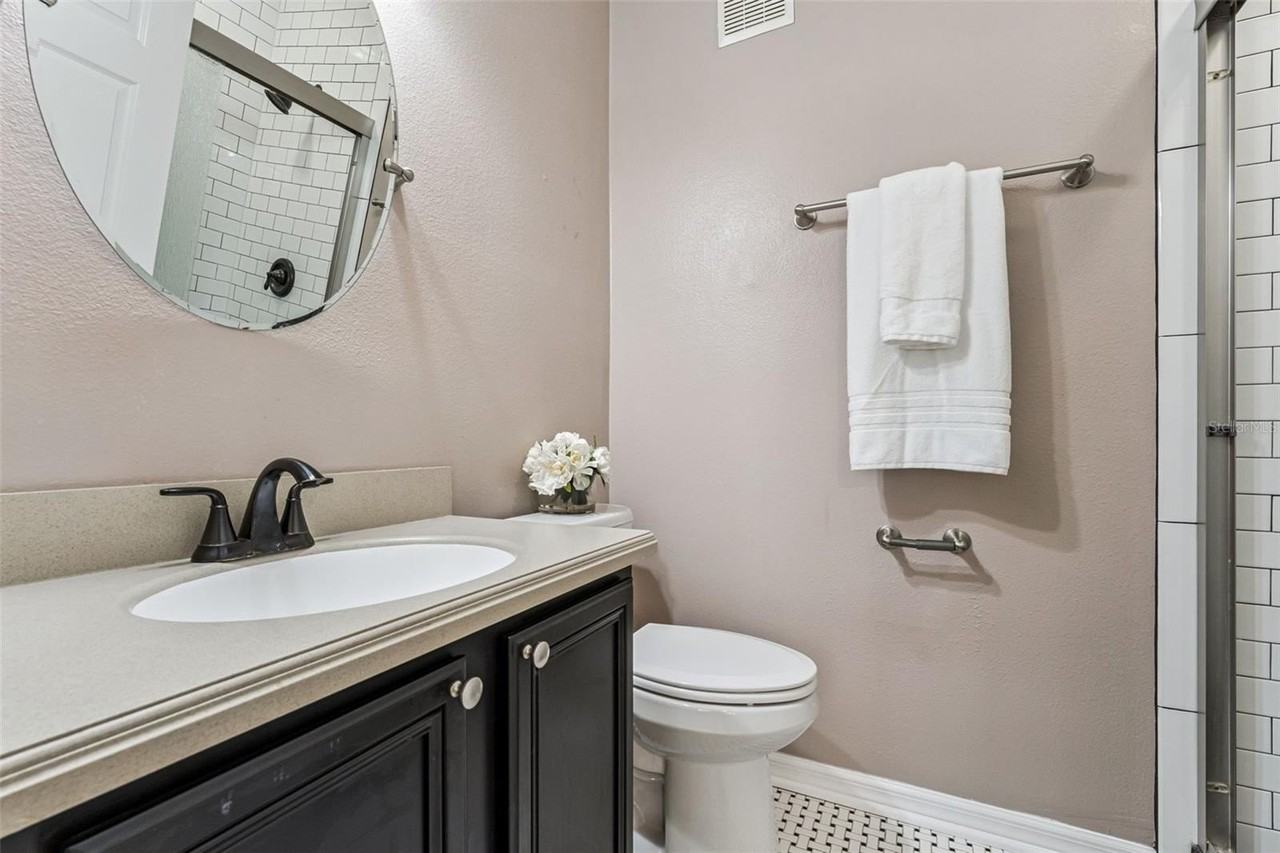 4571 Virginia Dr - Photo 7 of 37