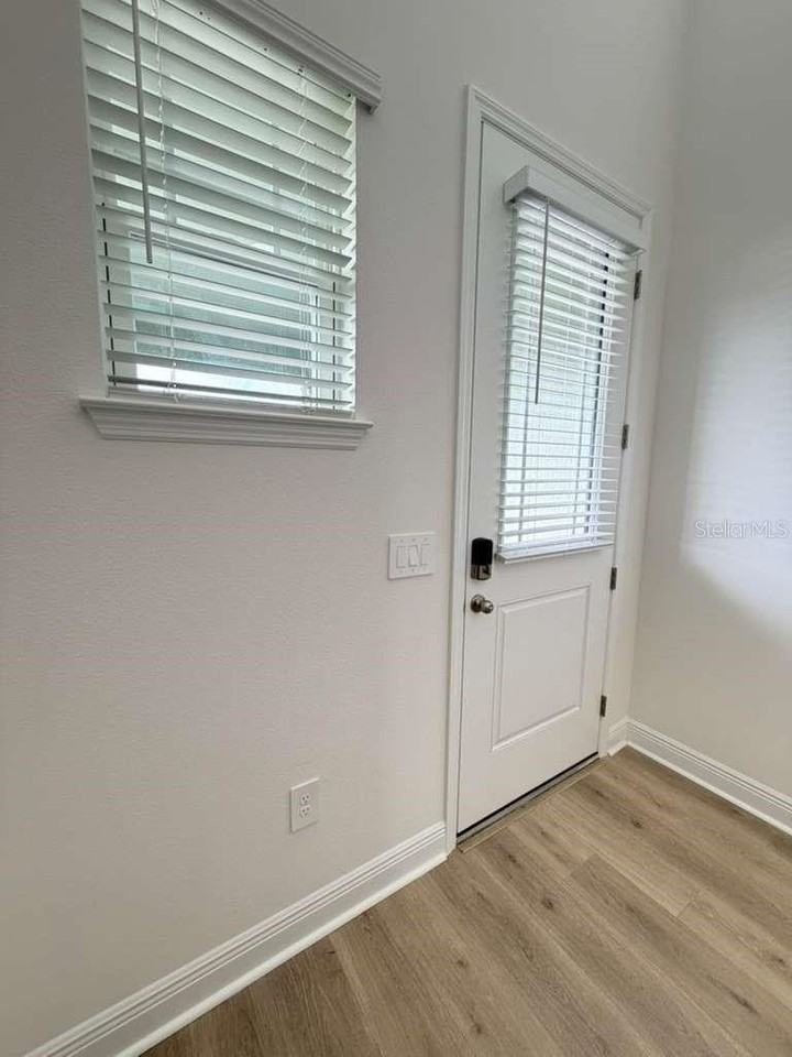 2265 Hen Rd - Photo 5 of 36