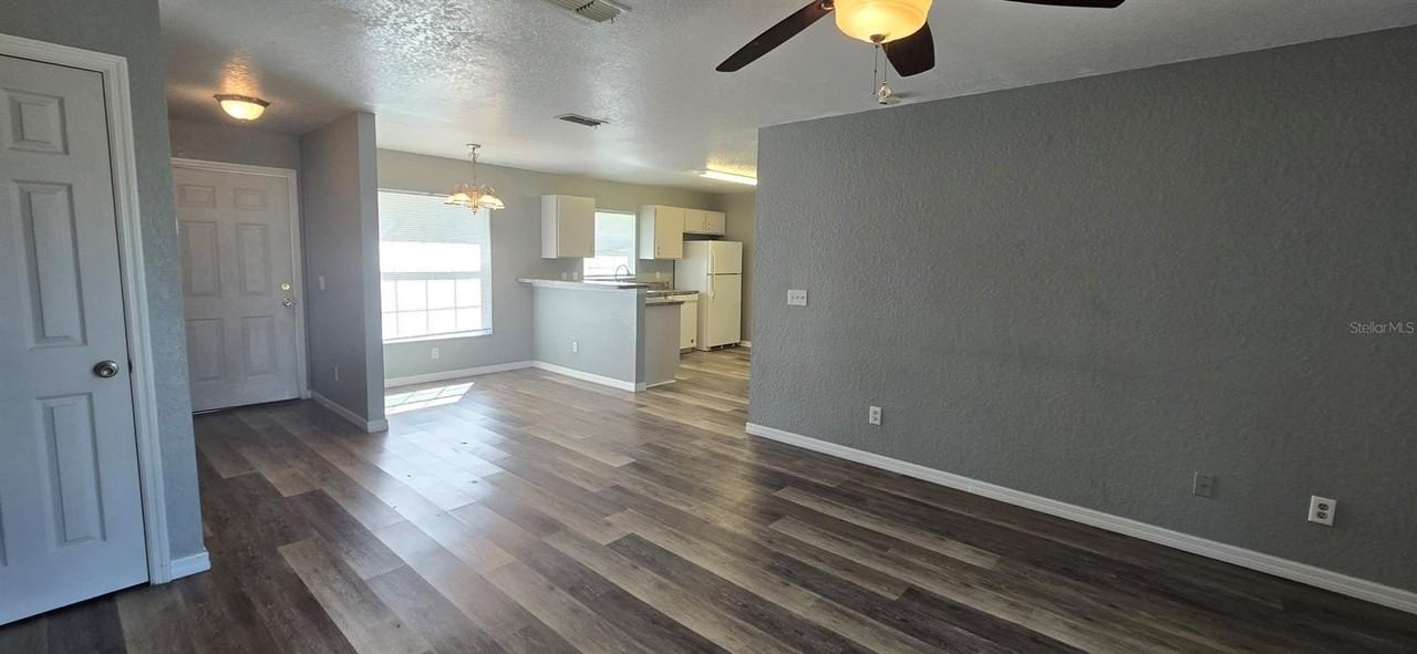 5496 Nw 57th Ave - Photo 2 of 13