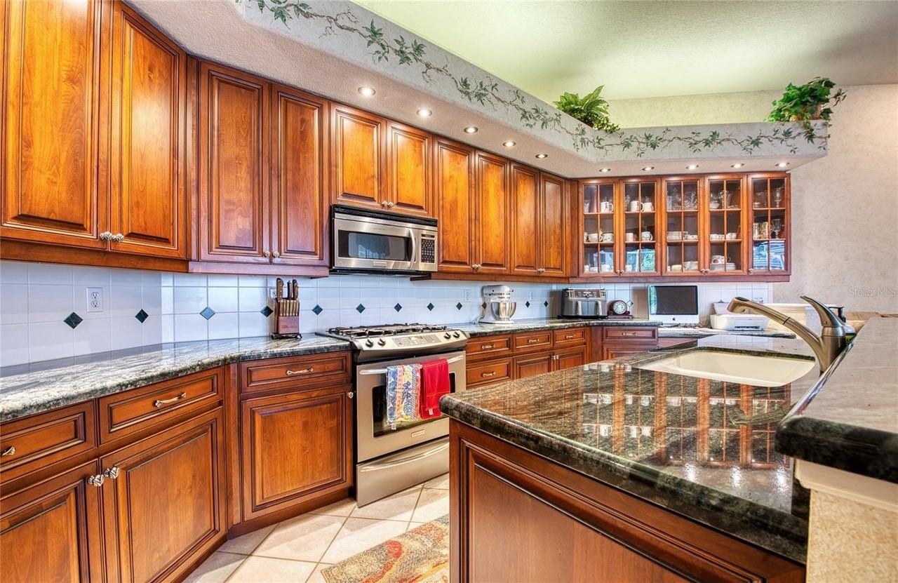 8736 54th Ave E - Photo 6 of 50