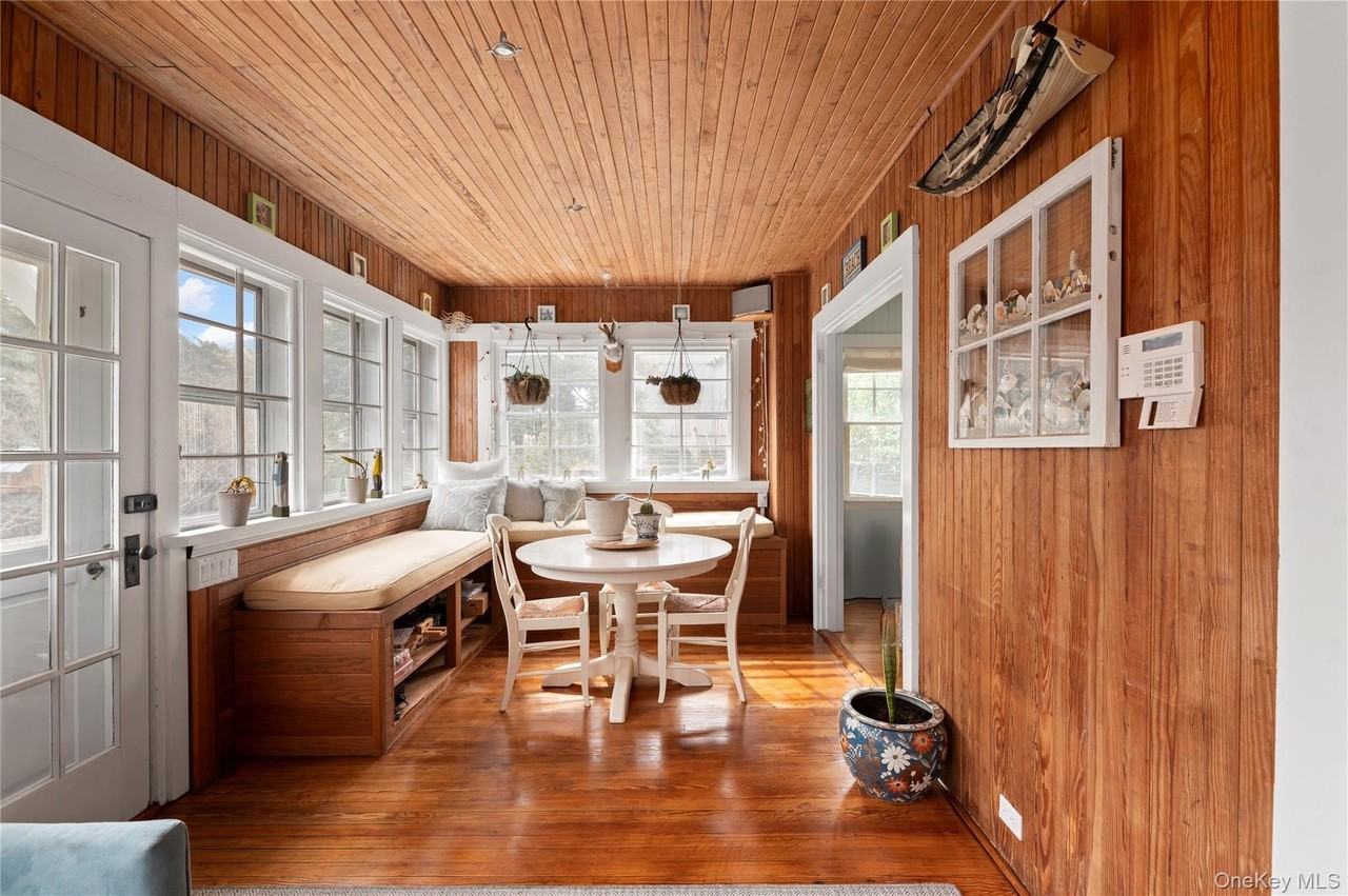 696 Ocean Breeze - Photo 4 of 27