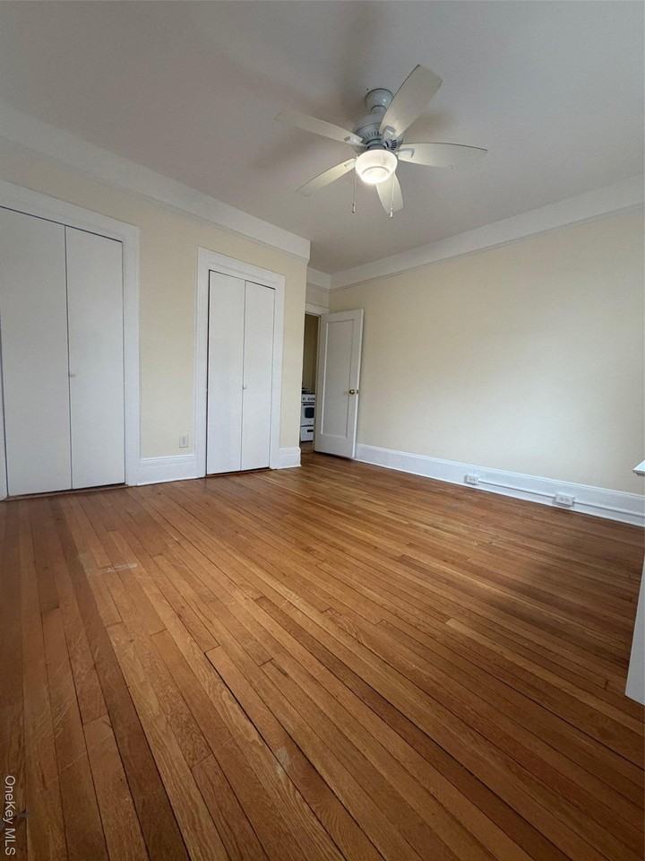 837 Post Rd Apt 1r - Photo 5 of 9