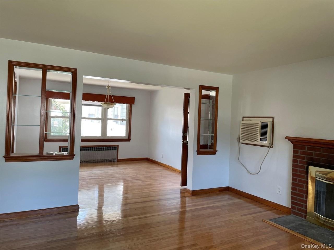 26 Nassau Ave 1st Fl - Photo 2 of 10