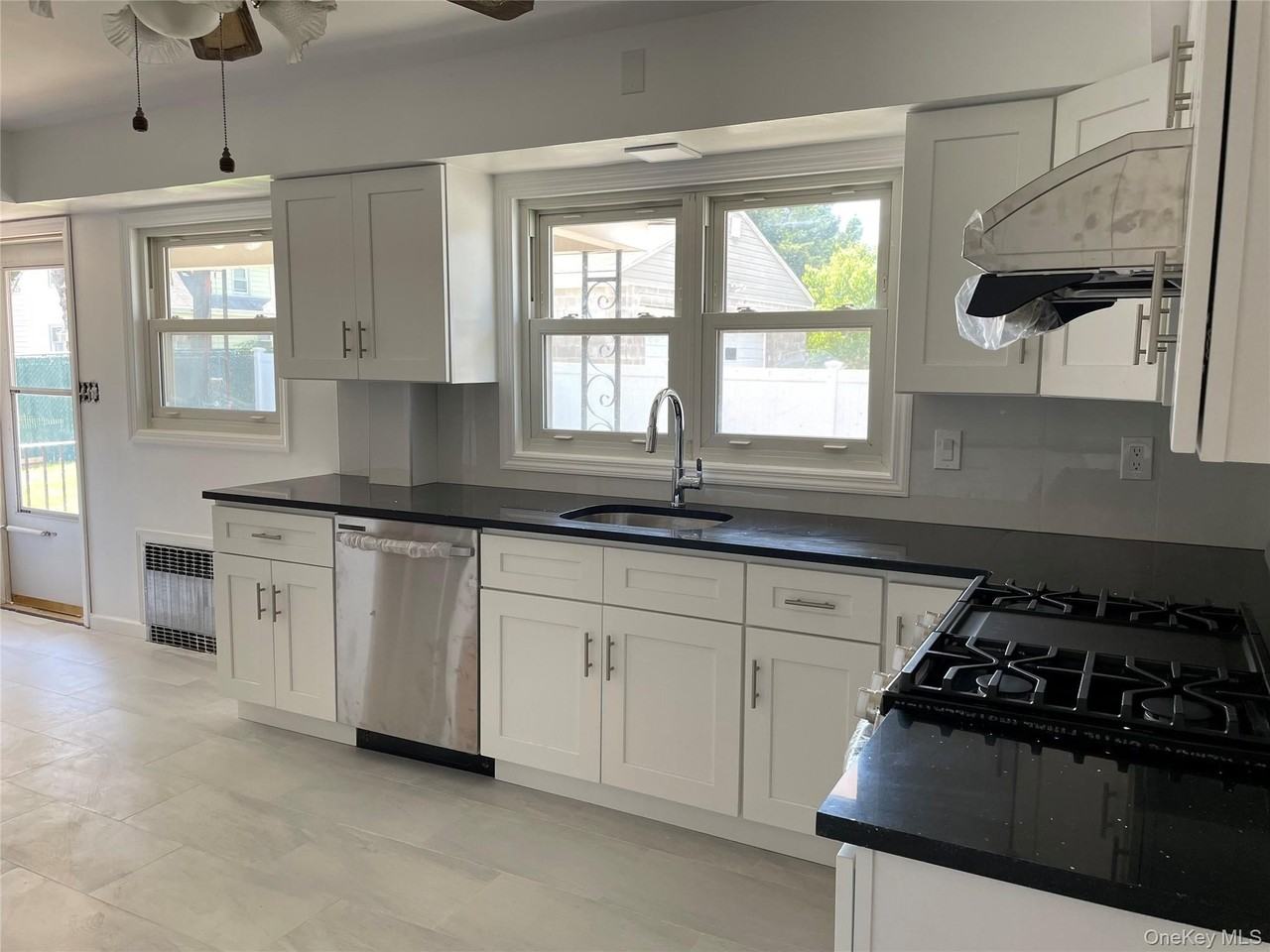 26 Nassau Ave 1st Fl - Photo 4 of 10