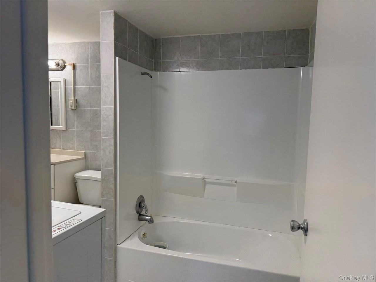 102 S John St - Photo 7 of 21