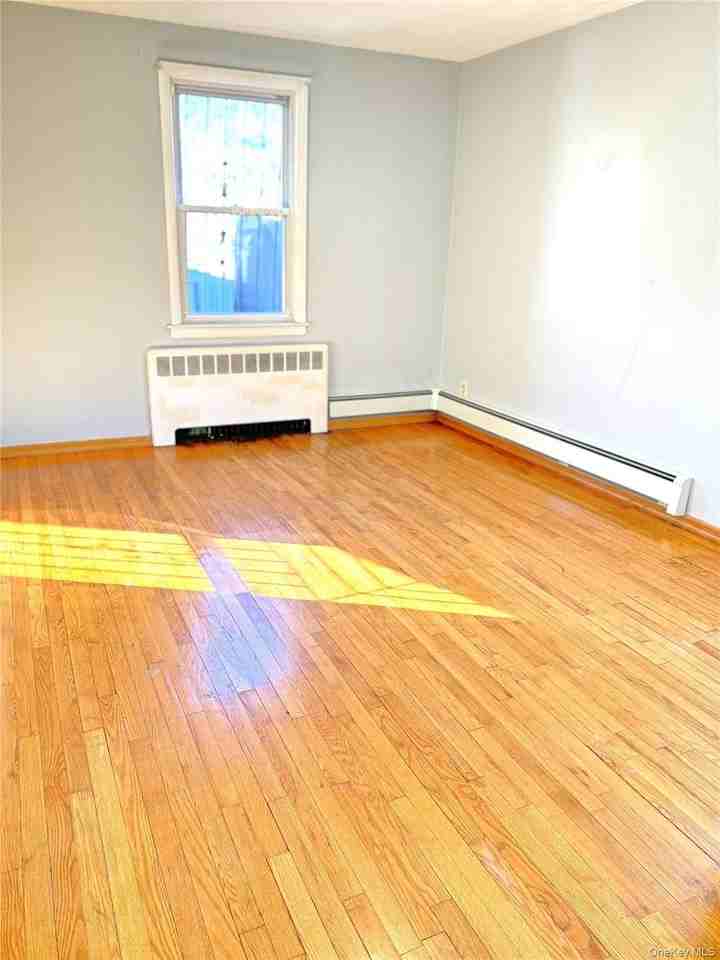 15831 79th Ave - Photo 3 of 7