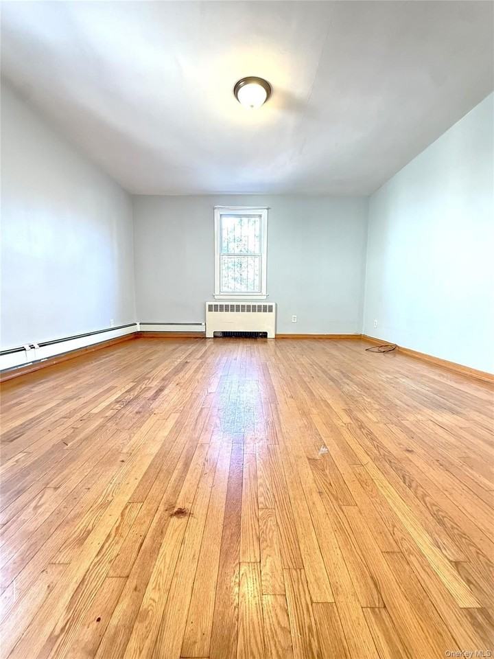 15831 79th Ave - Photo 4 of 7