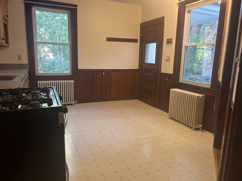 30 Goldsmith St Unit 30 - Photo 3 of 32