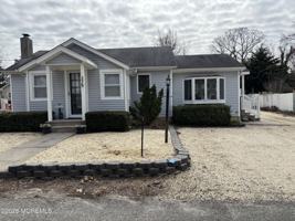 featured image of 507 Riverside Dr S