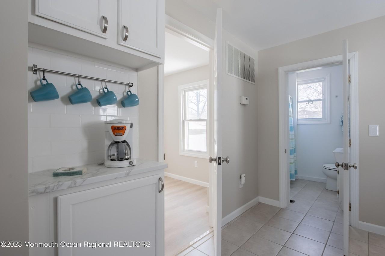 51 Ocean Ave - Photo 7 of 29