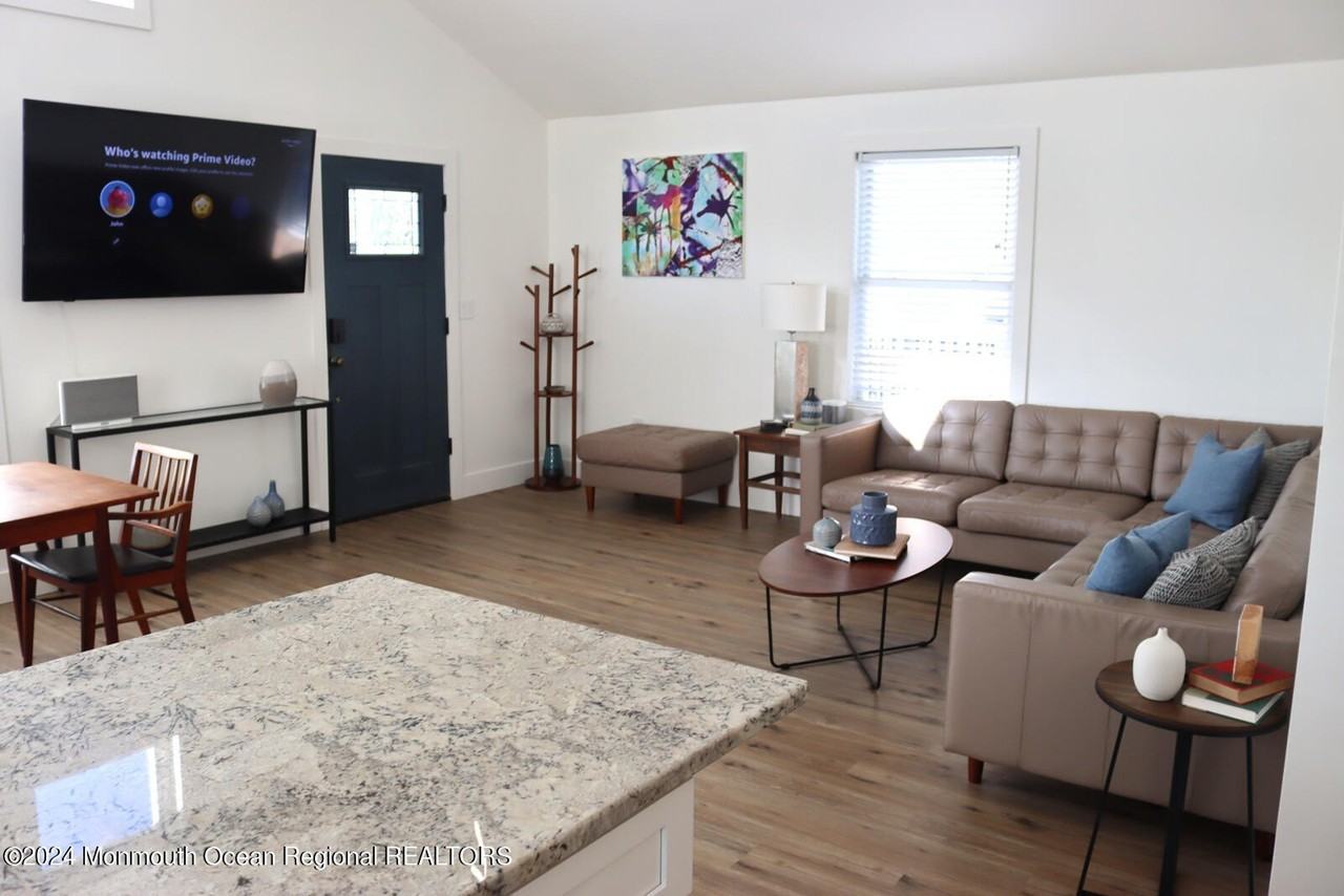 111 Long Branch Ave - Photo 4 of 38