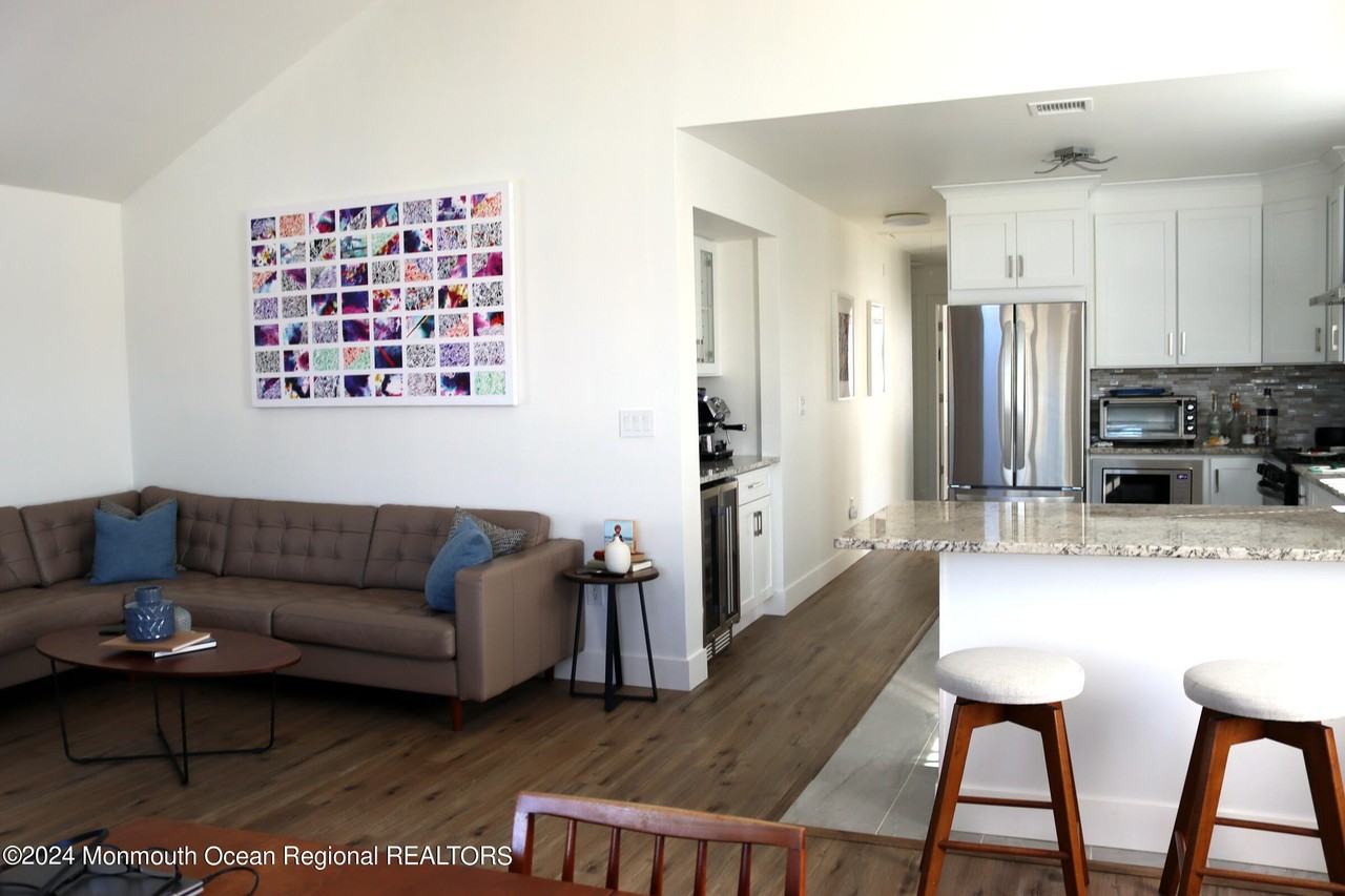 111 Long Branch Ave - Photo 6 of 38