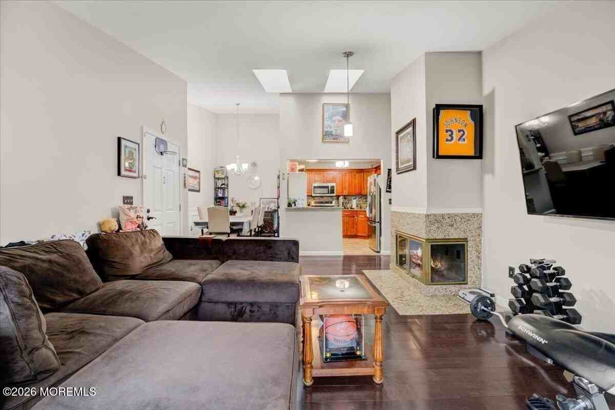 306 Bromley Pl Unit 306 - Photo 7 of 16