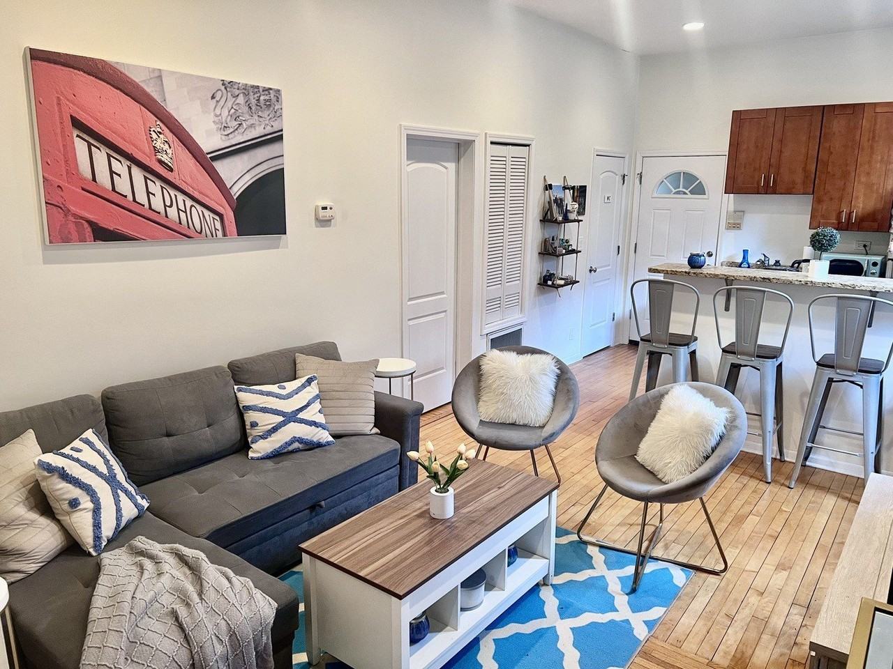 1421 W Huron St Apt 2r - Photo 3 of 19