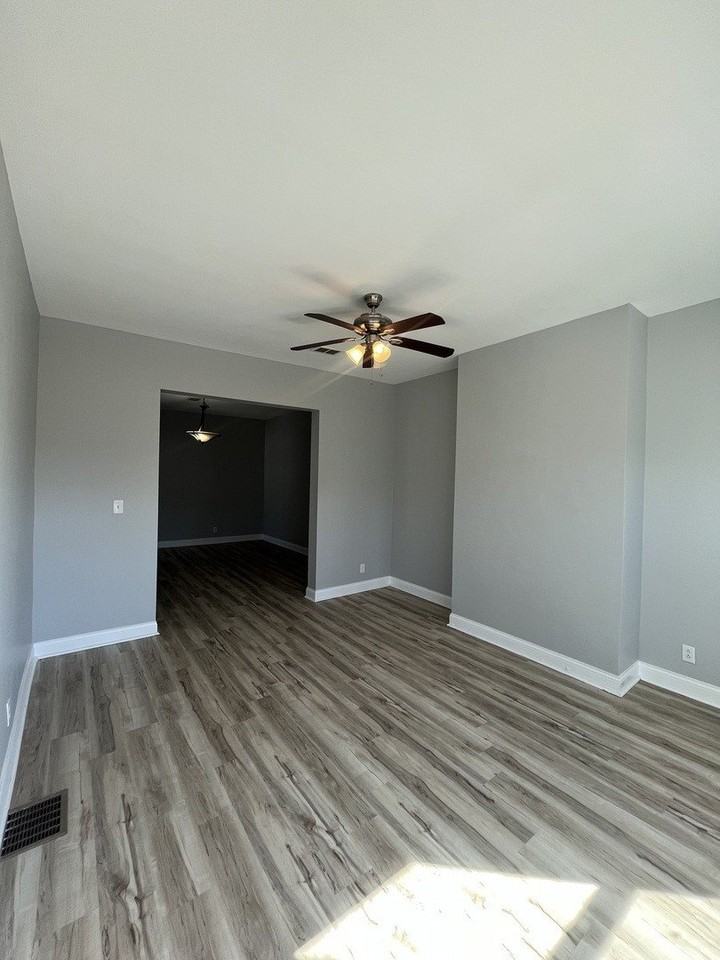 7349 S Evans Ave Unit 2 - Photo 2 of 12