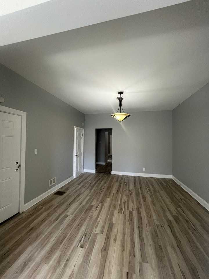 7349 S Evans Ave Unit 2 - Photo 3 of 12