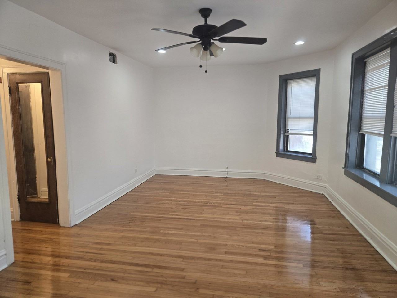 1019 N Trumbull Ave Unit 2 - Photo 3 of 17