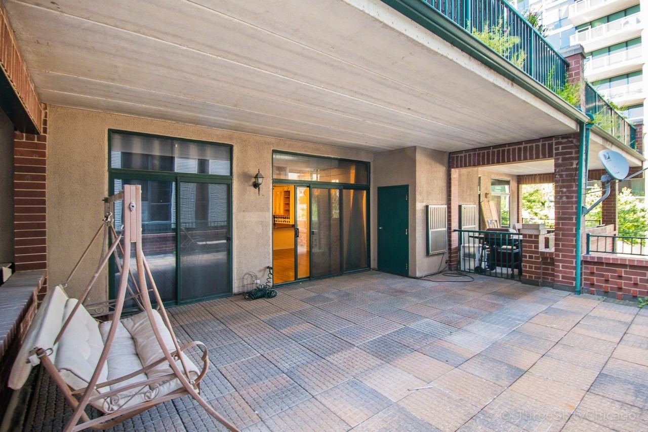 841 W Monroe St Apt 2b - Photo 3 of 16