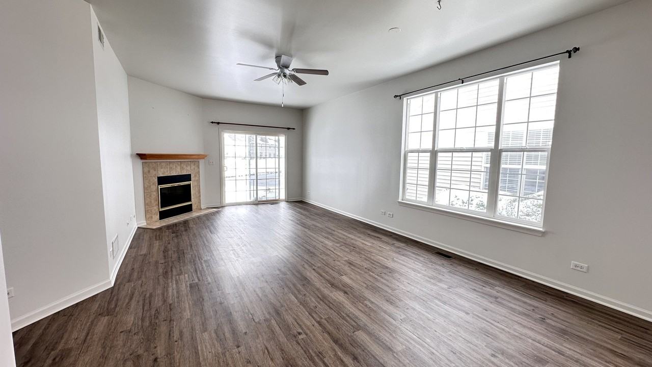 1435 Cambria Dr Unit 1435 - Photo 2 of 6