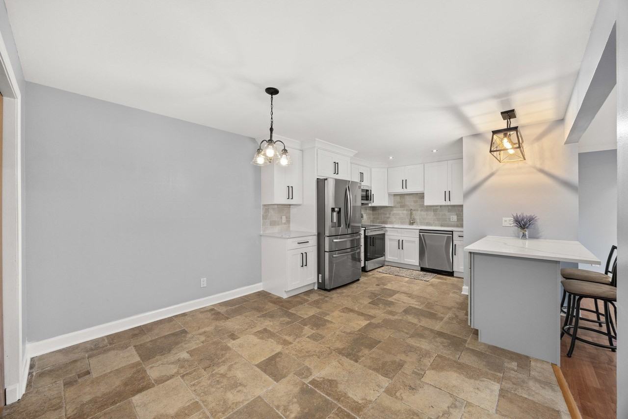 20224 S Frankfort Square Rd Apt G - Photo 3 of 17