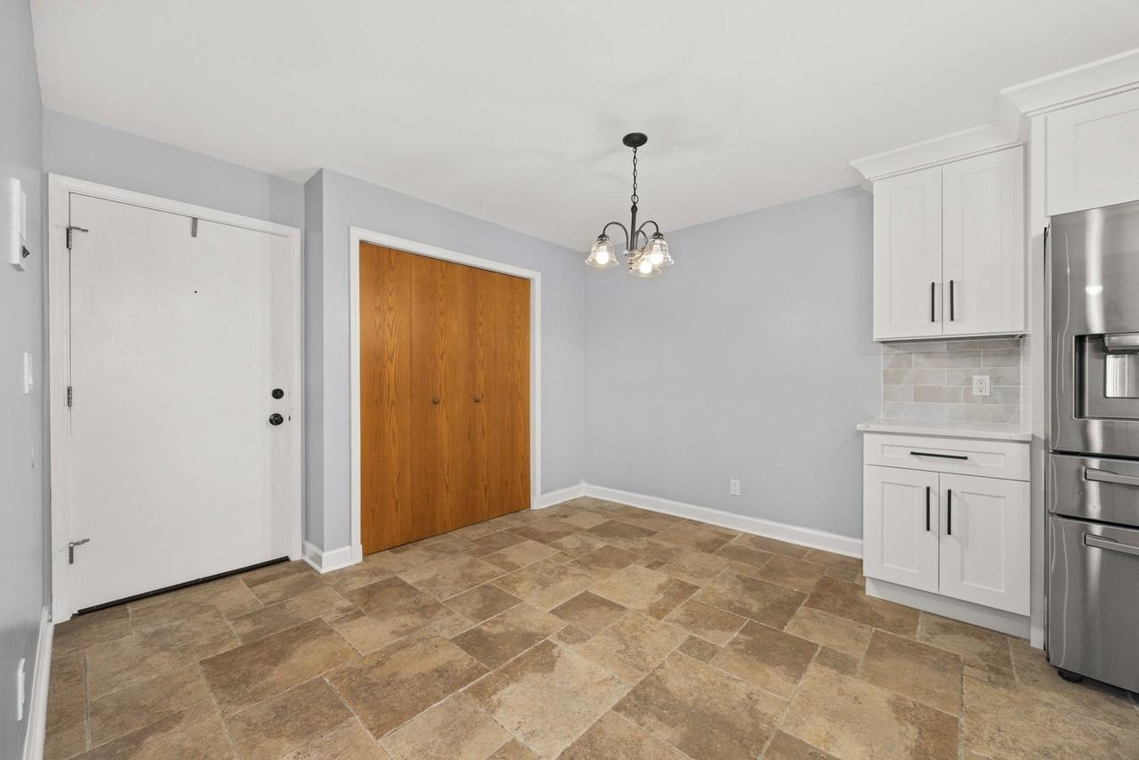 20224 S Frankfort Square Rd Apt G - Photo 4 of 17