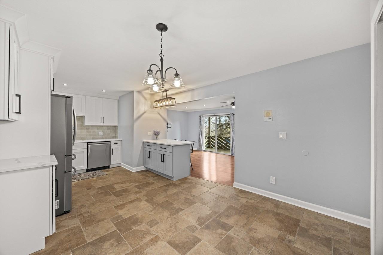 20224 S Frankfort Square Rd Apt G - Photo 5 of 17