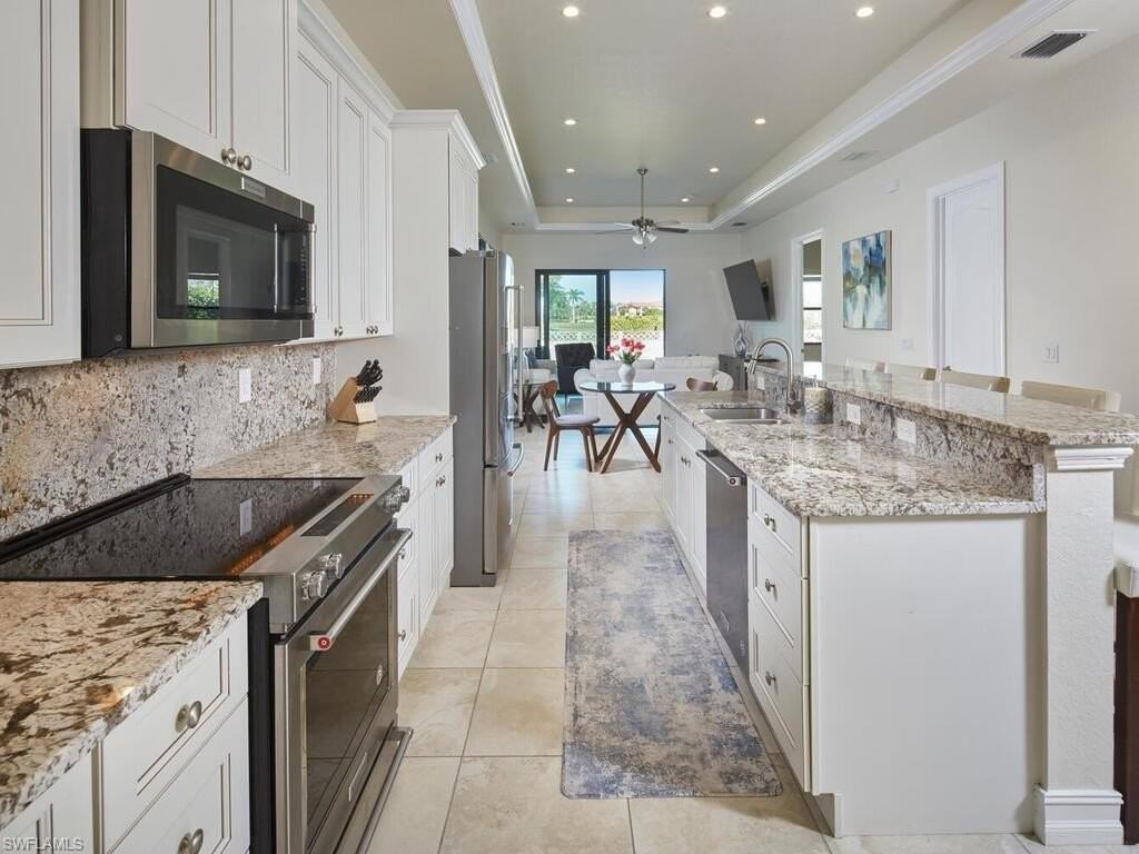 1119 Ridge St - Photo 5 of 22