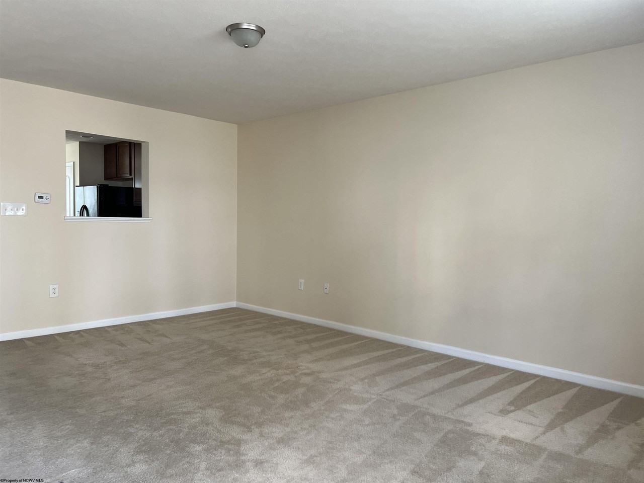 325 Falcon Run - Photo 2 of 35