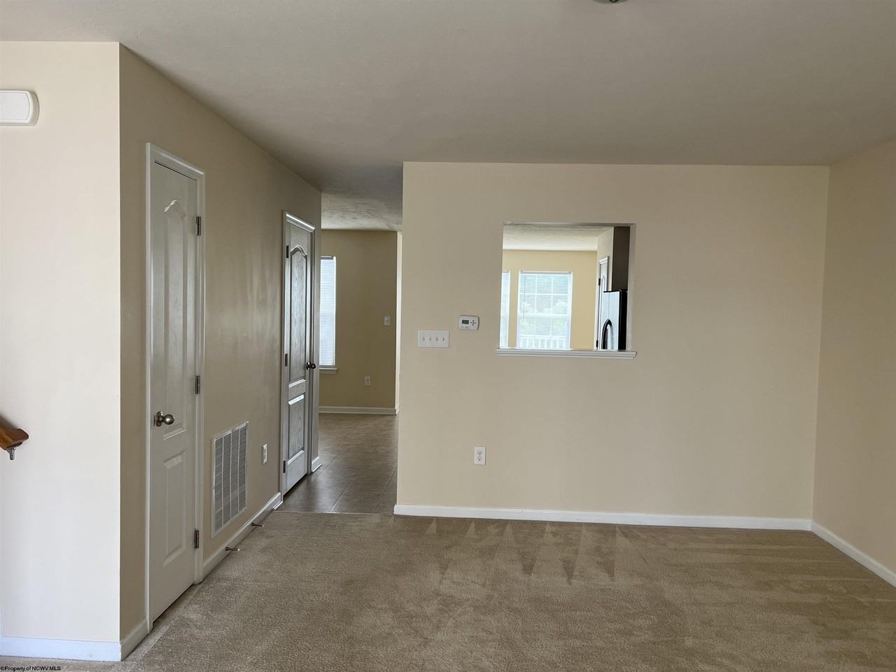 325 Falcon Run - Photo 5 of 35