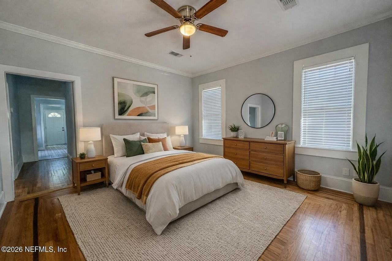 2047 N Market St - Photo 6 of 14