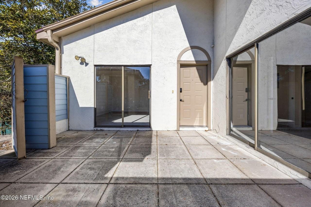 1604 Challenger Ct W Unit 1604 - Photo 4 of 20