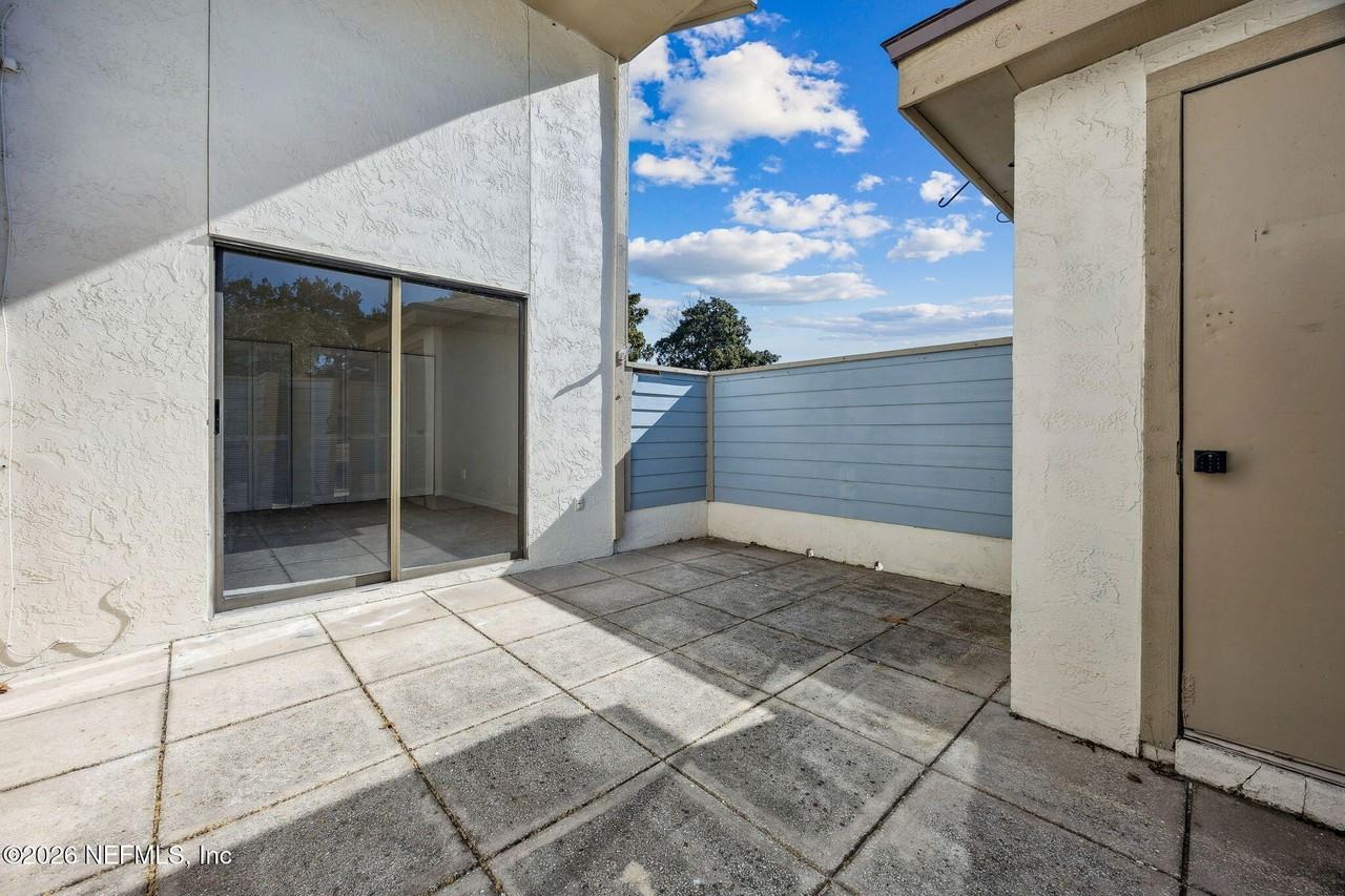 1604 Challenger Ct W Unit 1604 - Photo 5 of 20