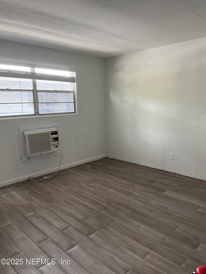 5844 Justina Ct - Photo 3 of 9