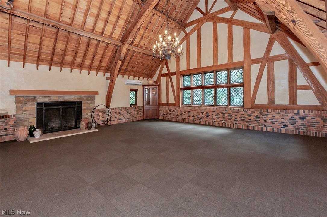 7020 S Woodland Rd - Photo 4 of 25