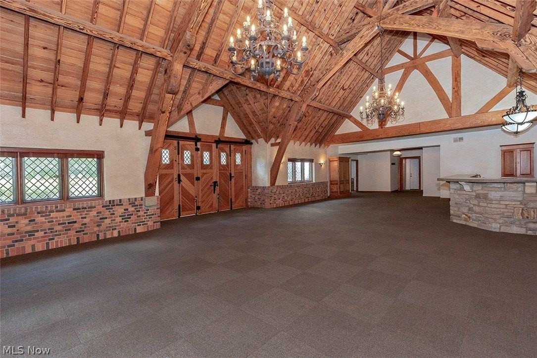 7020 S Woodland Rd - Photo 5 of 25