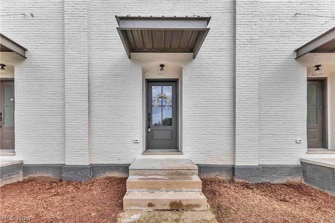 2130 W 42nd St Apt 2 - Photo 4 of 43