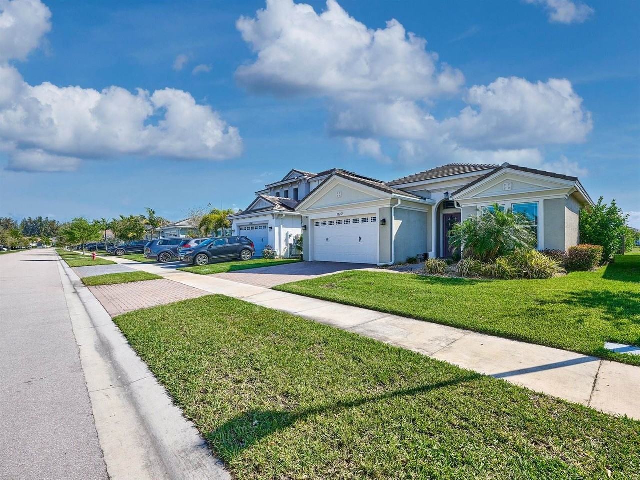 15751 Goldfinch Cir - Photo 2 of 50