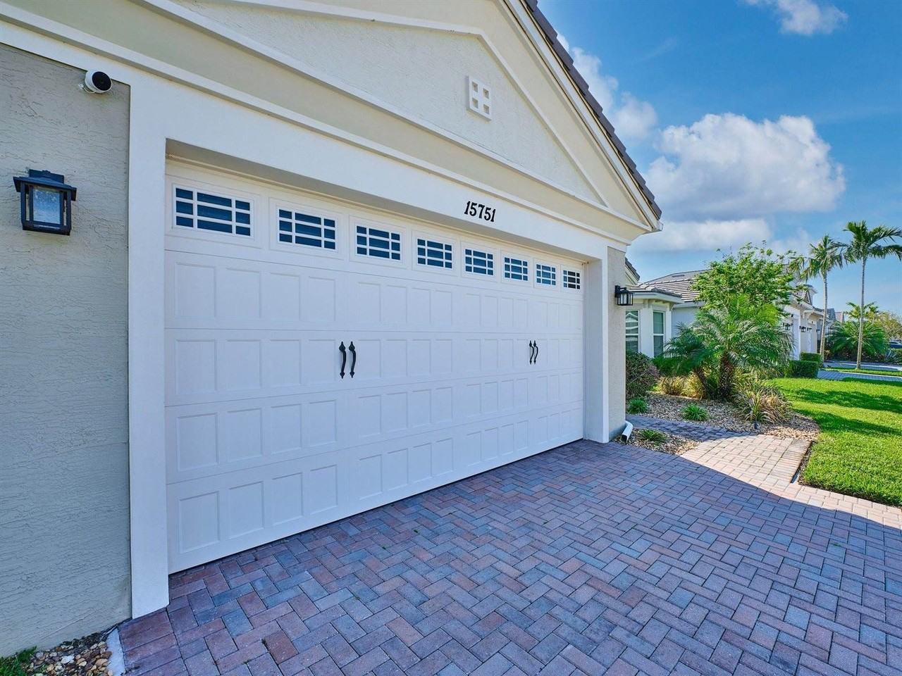 15751 Goldfinch Cir - Photo 7 of 50