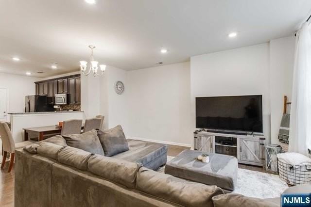 22 Veterans Dr - Photo 5 of 49