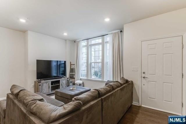 22 Veterans Dr - Photo 6 of 49