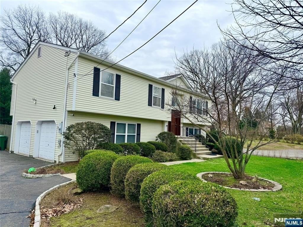 249 Pascack Rd - Photo 2 of 42