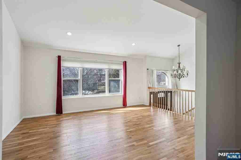 249 Pascack Rd - Photo 6 of 42