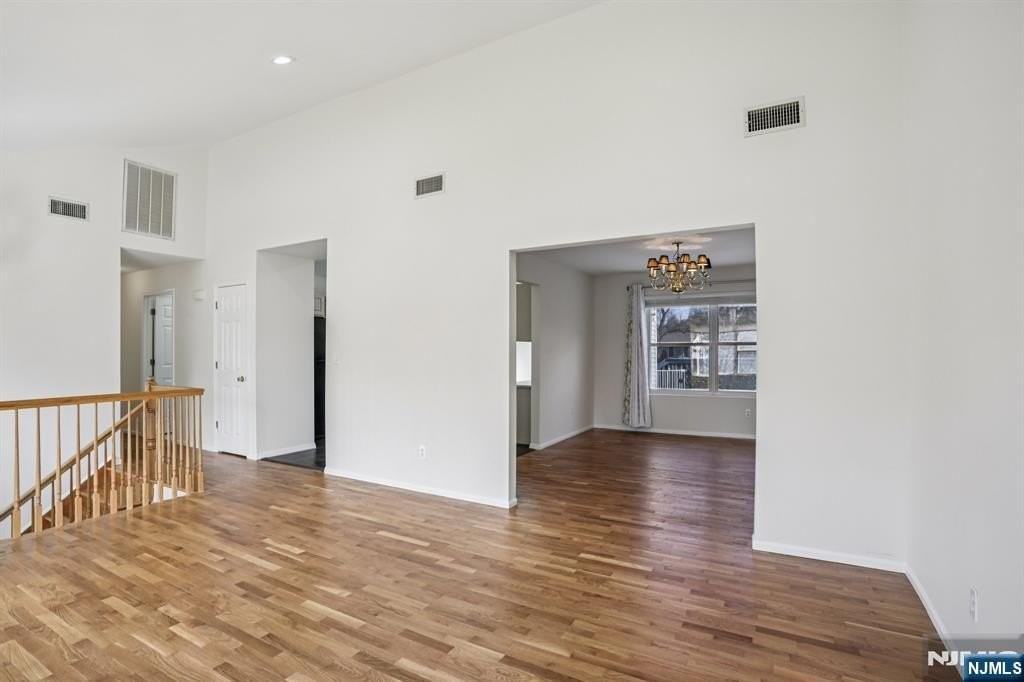 249 Pascack Rd - Photo 7 of 42