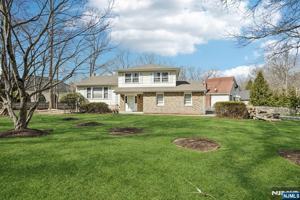 featured image of 2 Eisenhower Rd